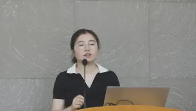 徐云雯老师于答辩现场